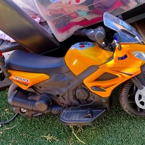 Littlo motorcycle for kids 3 too 5 years old.